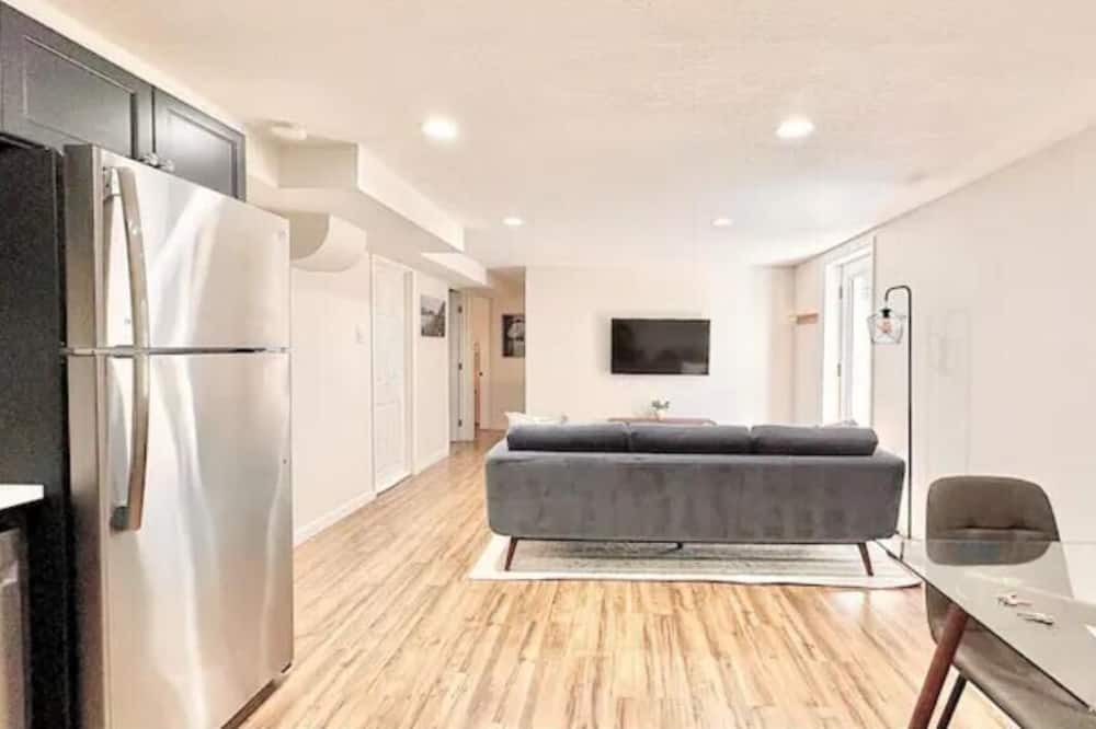Alta Vista Area Apartment | Modern 2BR Near Denver & Golden