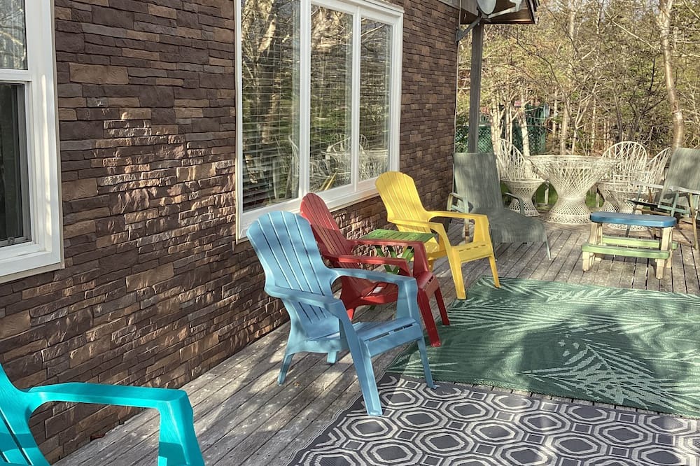 Terra Nova Cottage | Beautiful cottage on a quiet pond, less than an hour from St. John’s.