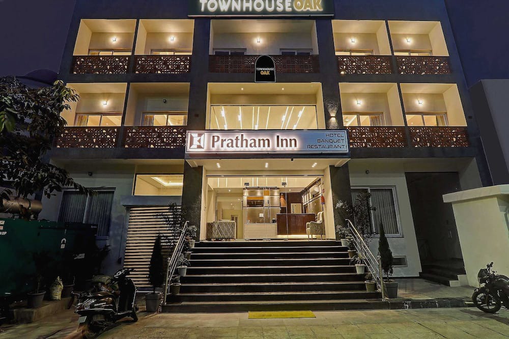 Gomti Nagar Hotel | Townhouse OAK Pratham Inn