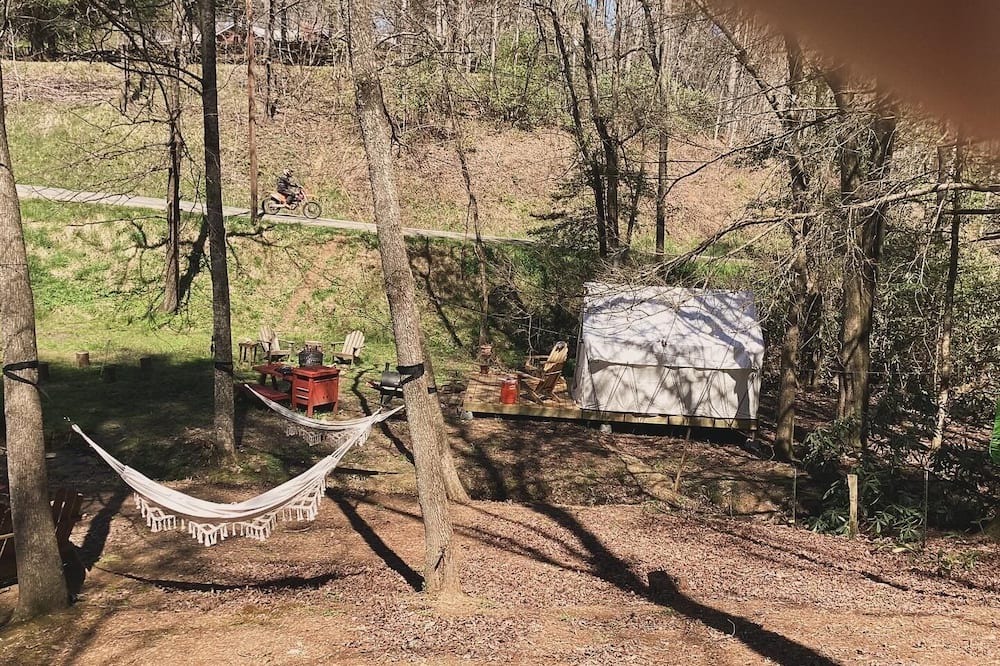 Unaka RV Rental | Sticks Creekside Living but close to all the breweries and The BlueRidge Rails.