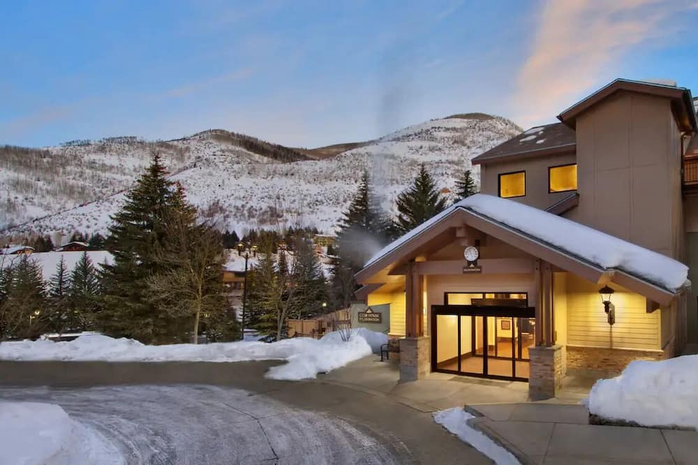 Highland Meadows Resort | Thanksgiving Weekend Getaway at Marriott's Streamside Birch Resort in Vail CO