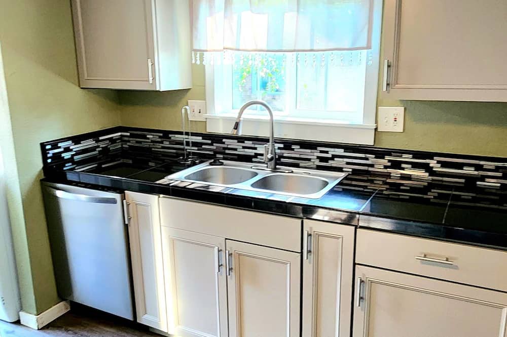 Fort Collins House | Updated house across the street from New Belgium!