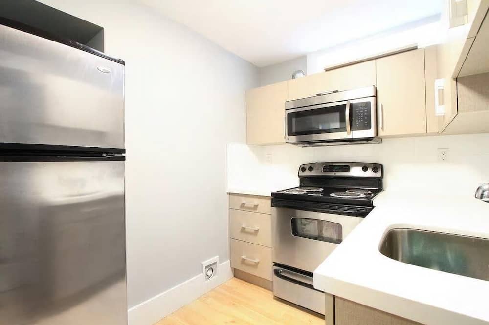 Vancouver South House | 2 bdr QE/Riley Park Cambie/Main by Canada Line Skytrain station