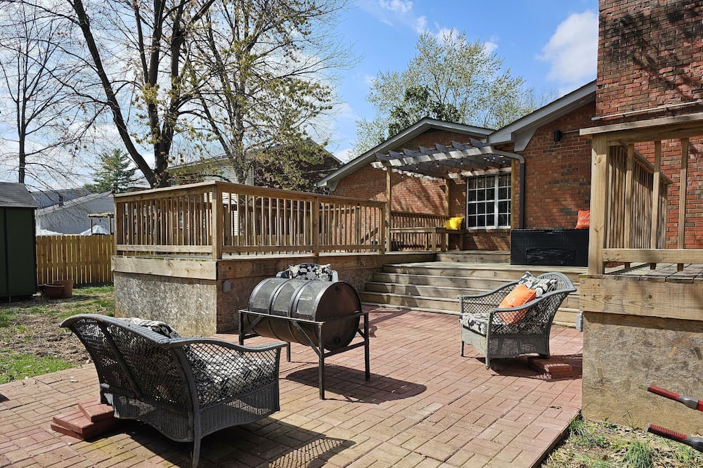 Jeffersonville - Clarksville House | New lower price! Spacious single family home near Churchill Downs!
