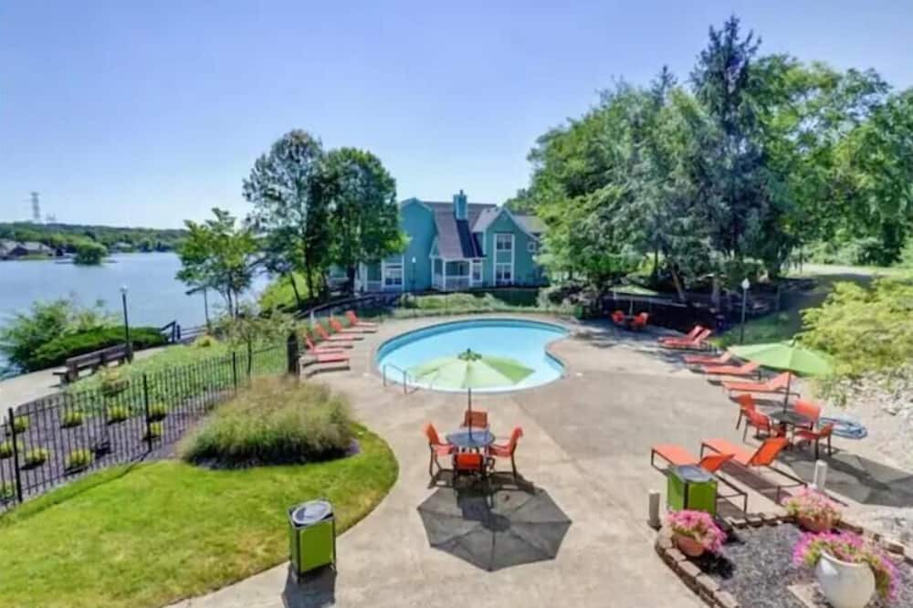 Wayne Apartment | Fishing, swimming, kayaking, family fun!