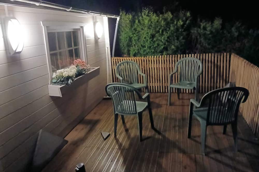 Ethe Apartment | Homerez - Studio for 4 ppl. with swimming-pool, jacuzzi and garden at Virton