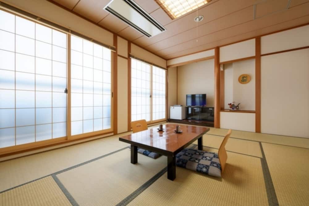 Towada House | SmokingJapanesestyle room 10 tatami no meals / Towada Aomori