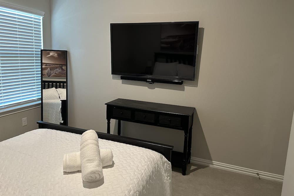 Prosper House | Modern, Clean and Family Friendly Home in Prosper