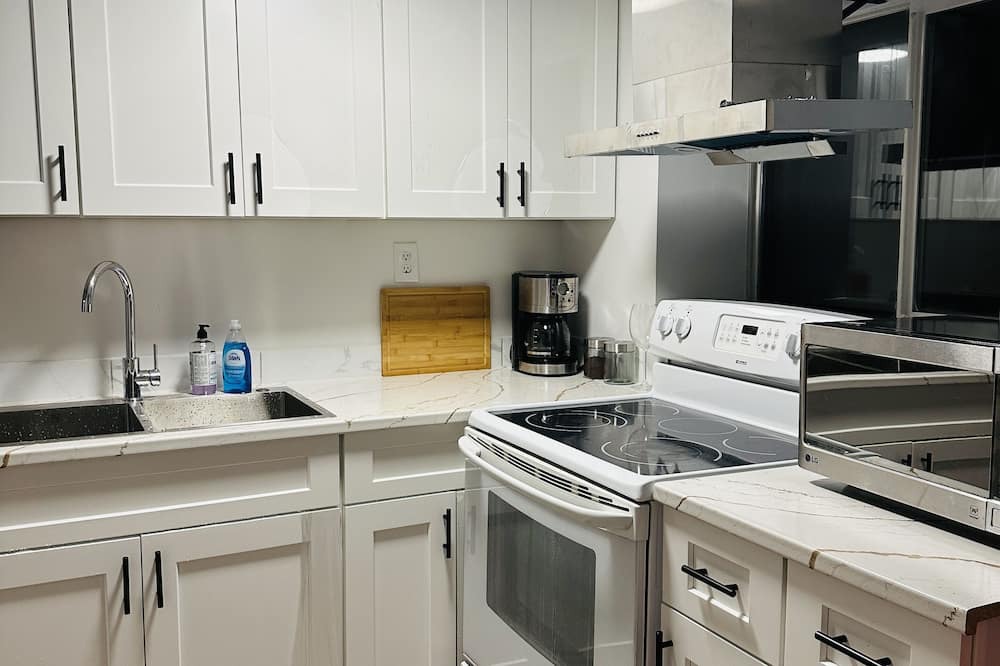 Cultus Lake House | 1 BHK Guest Suite in Cultus Lake