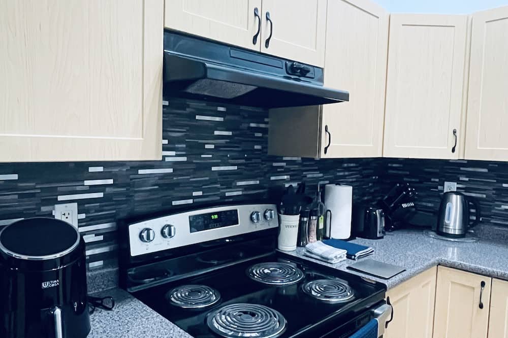 Slave Lake House | Modern Upper Level Duplex House Beside Convenience Store and Gasoline Station