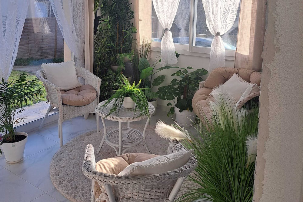 Saint-Cyr-la-Riviere House | Homerez - Nice house for 4 ppl. with garden and terrace at Saint-Cyr-la-Rivière