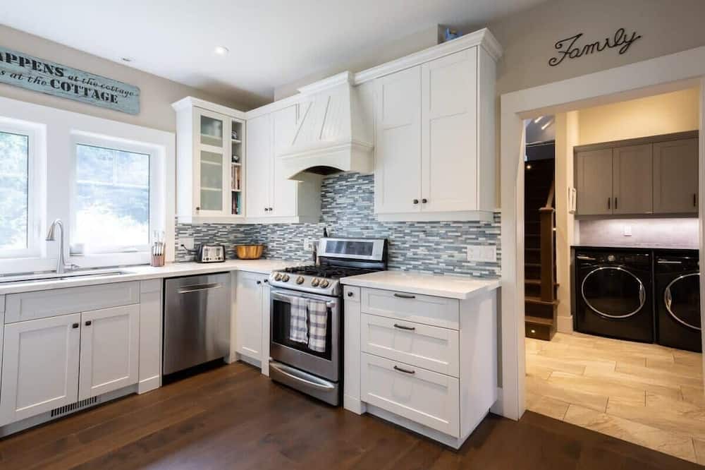 Bala House | 264 Moon River Summar