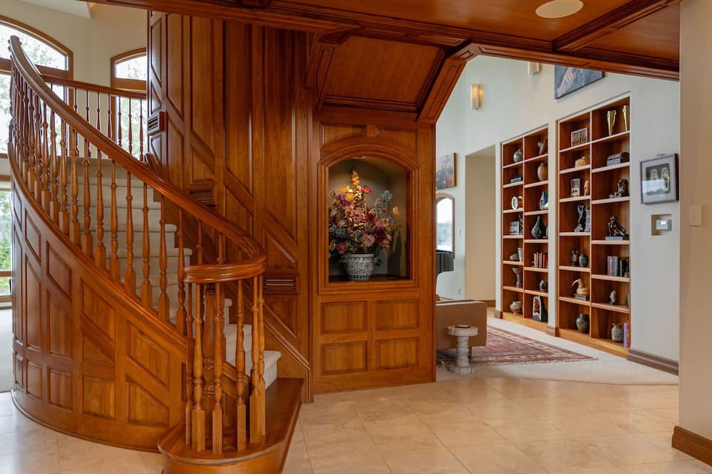 Kingston House | Waterview Estate: Luxurious 6 Bd/7 BA | Savvy VRM