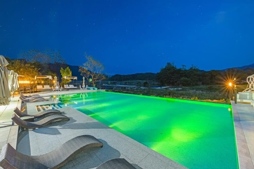 Hongcheon House | Hongcheon Rivervalley Poolvilla Spa Pens
