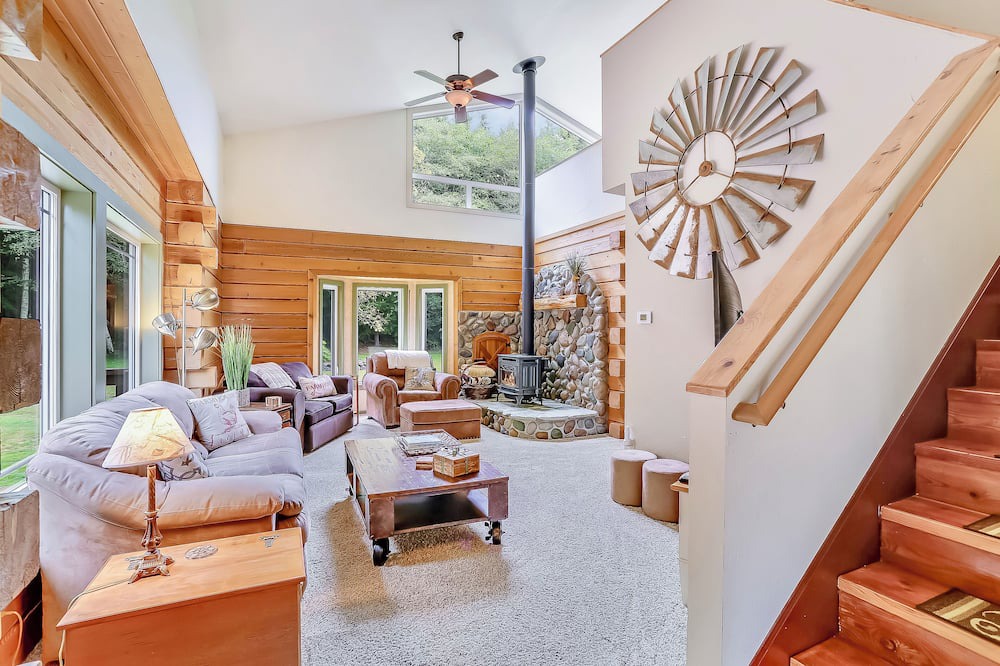 Forks Cabin | Quintessential Pacific Northwest Experience