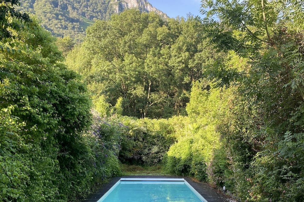 Accous Bed & Breakfast | Le Mouton Bleu, Chambres D'hôte de Charme au Pied des Montagnes en Vallée D'aspe