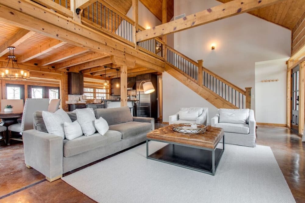 Fairview Cabin | Whispering Woods Lodge: 3BR*Pool Table*7 Acres*