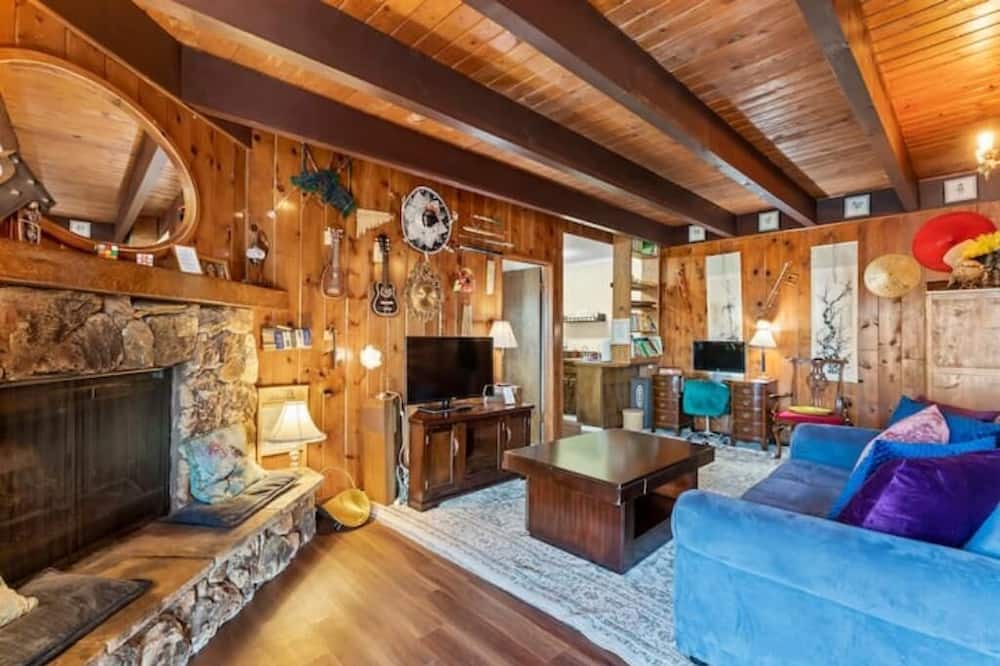 Lake Arrowhead Bed & Breakfast | a Dream, a Way, a Place to Stay