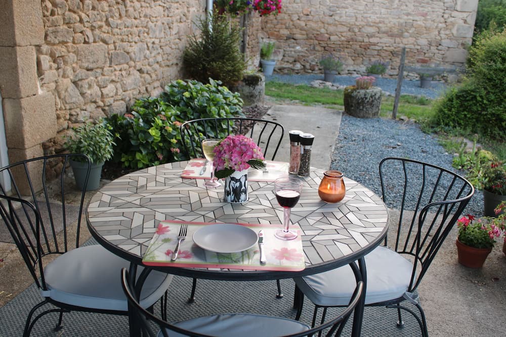 Pouligny-Notre-Dame Cottage | Luxury gite in the beautiful Indre region of central France.