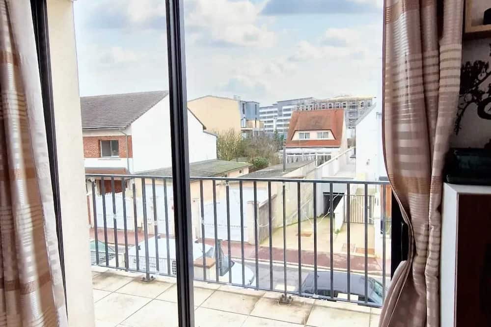 Clamart House | Homerez - Charming House in Clamart with Garden and Jacuzzi