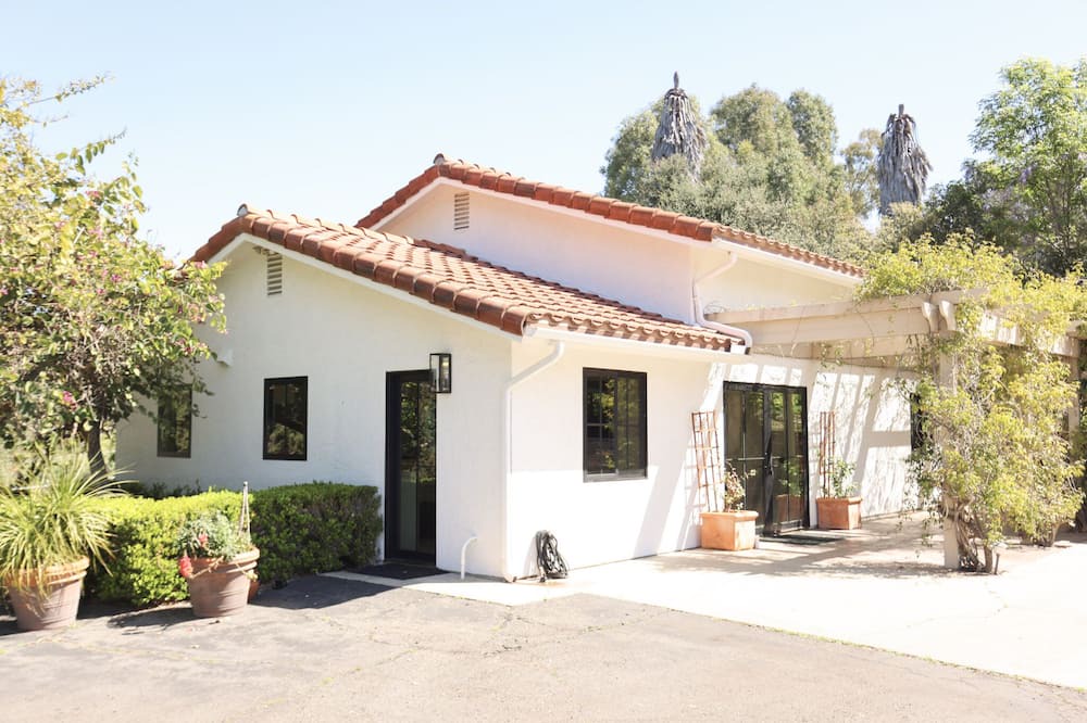 Kit Carson Cottage | Beautiful Orchard Guest House