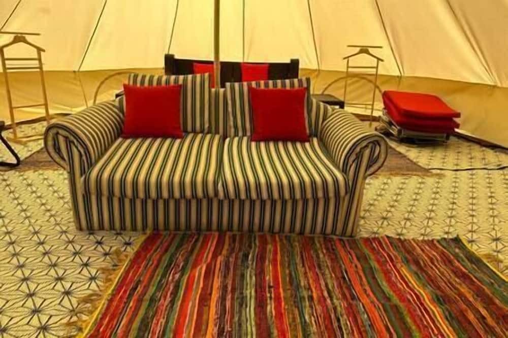 Cuddesdon House | Glamping Bell Tent 1