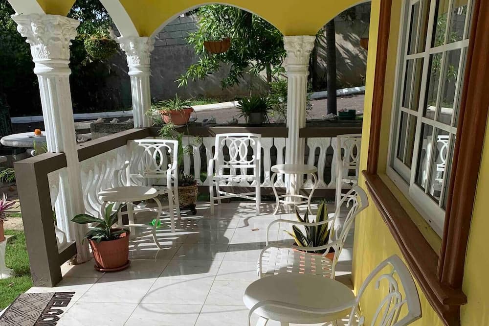 Whitehouse House | Mini Cozy Lodging