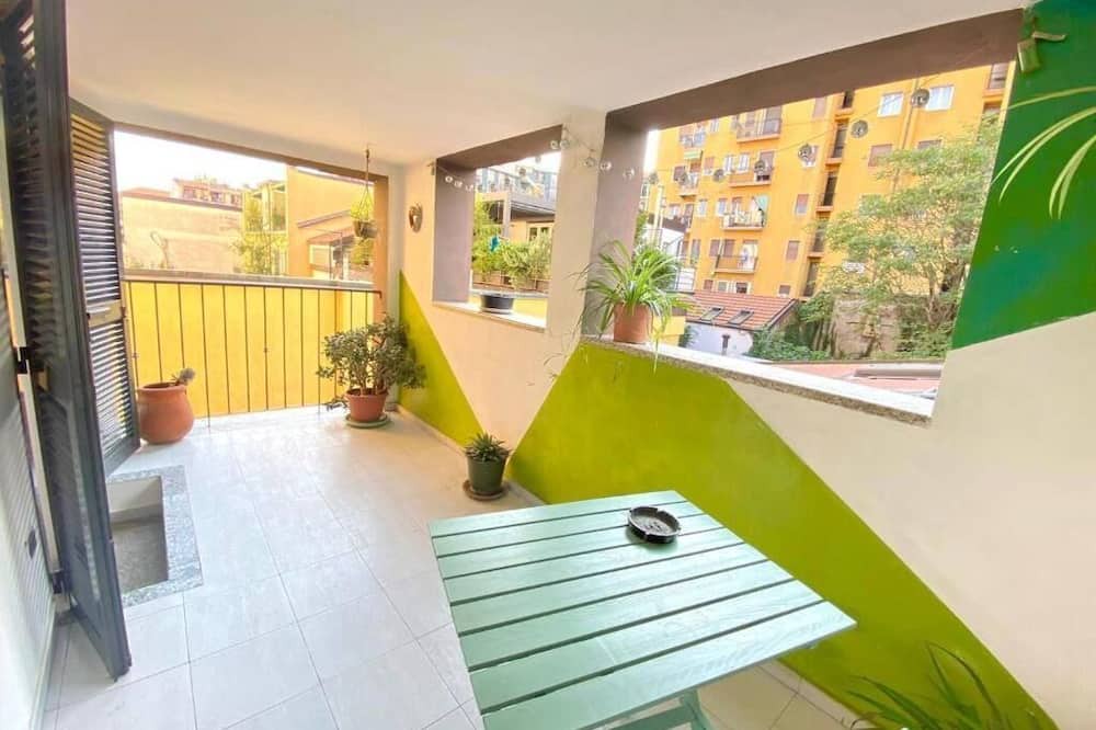 Lambrate Apartment | Conte Rosso House with double terrace in Lambrate
