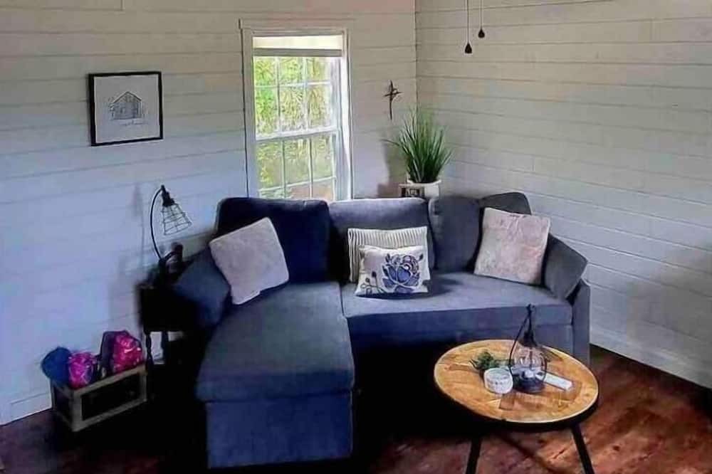Lindale House | Honey’s Hideout