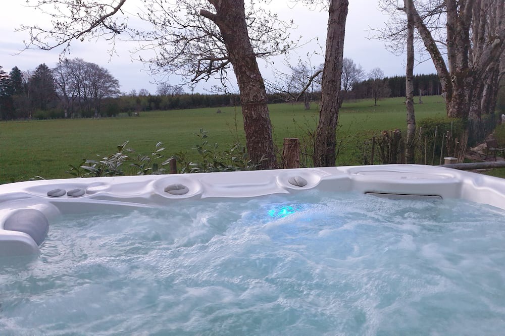 The Ardennes Cottage | Luxury holiday home in the midst of nature. Beautiful sights, jacuzzi, playroom