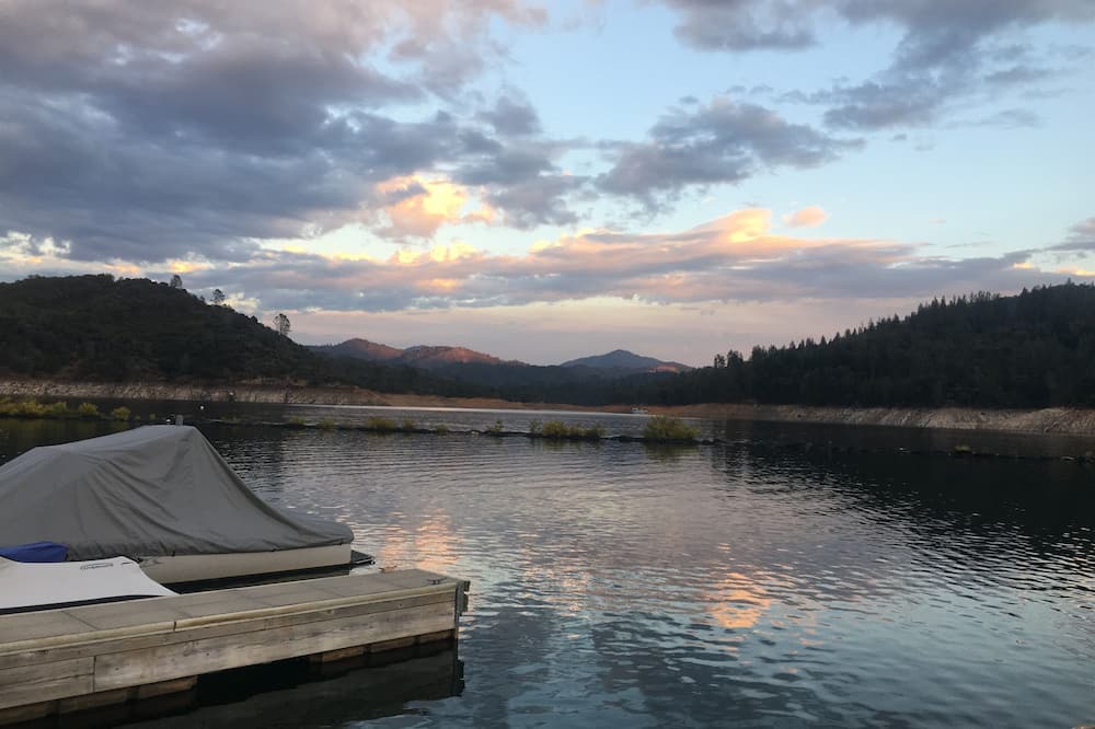 Lakehead-Lakeshore House | Cute Lakefront & Riverfront Home, Sleeps 8 - Shasta Lakeshore Retreat #11