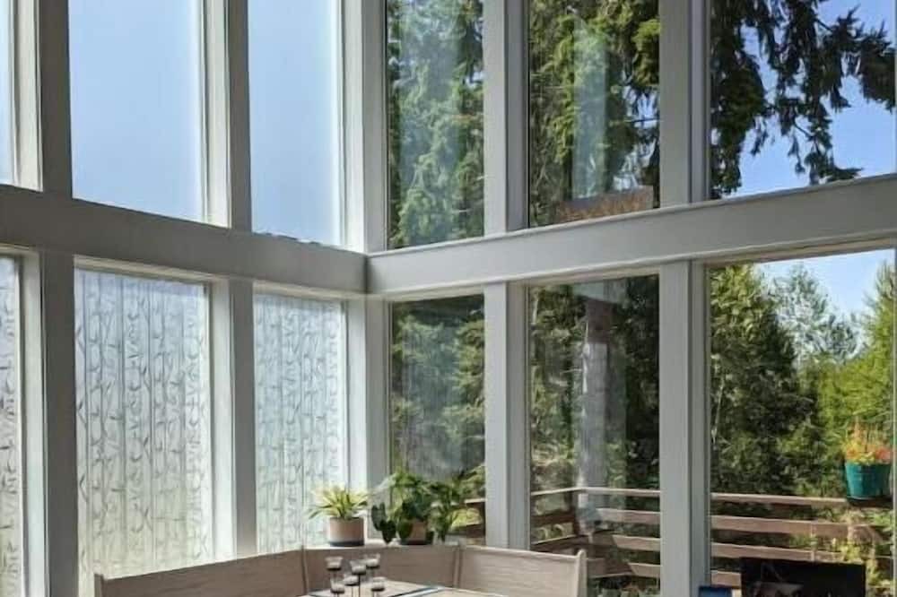 Adelma Beach House | Loft-style 2 bed/2 bath home