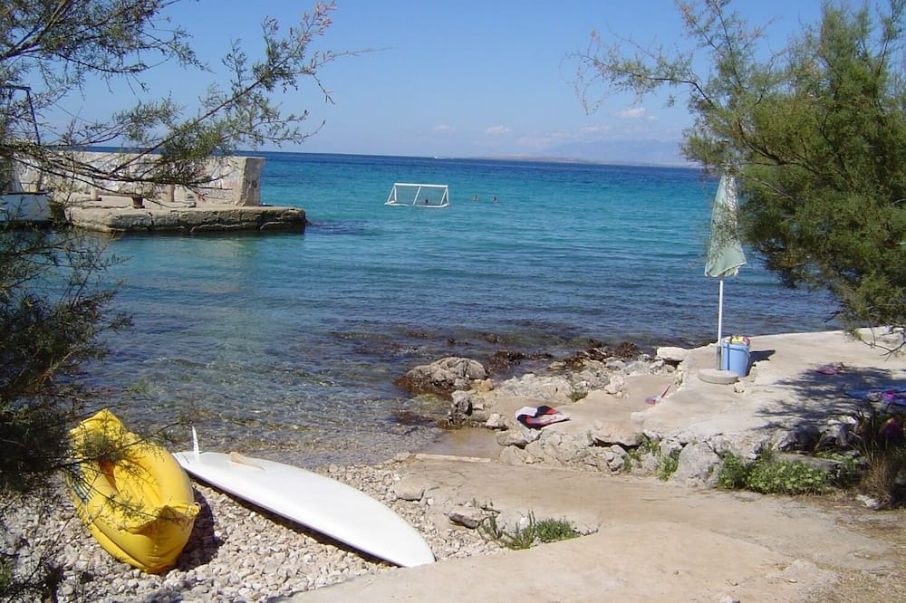 Susica Apartment | Apartment Igi - in the beach camp: A2 Porat(6) - Susica, Island Ugljan, Croatia