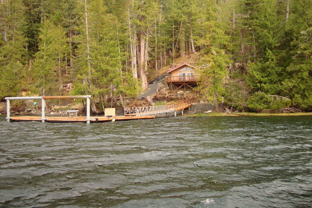 Ketchikan House | Alaska Paradise. Access by boat only. Private dock, fish & have fun.