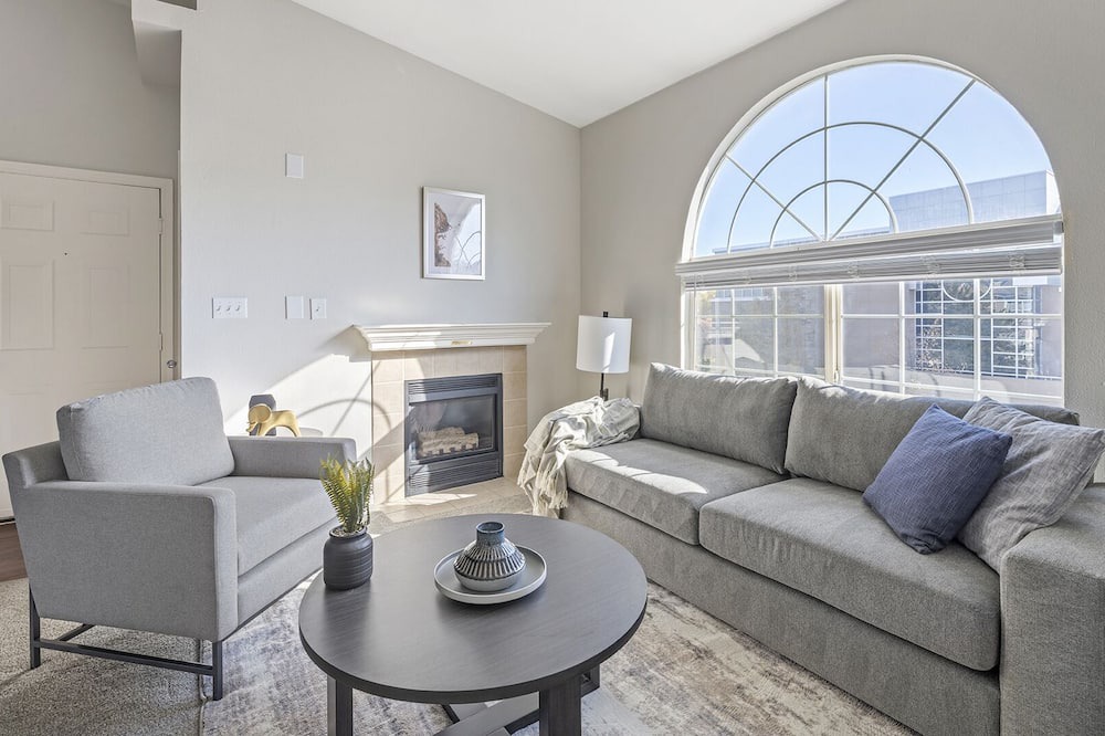 Greenwood Village Apartment | Modern Apartment in Prime Location (ID7793X62)