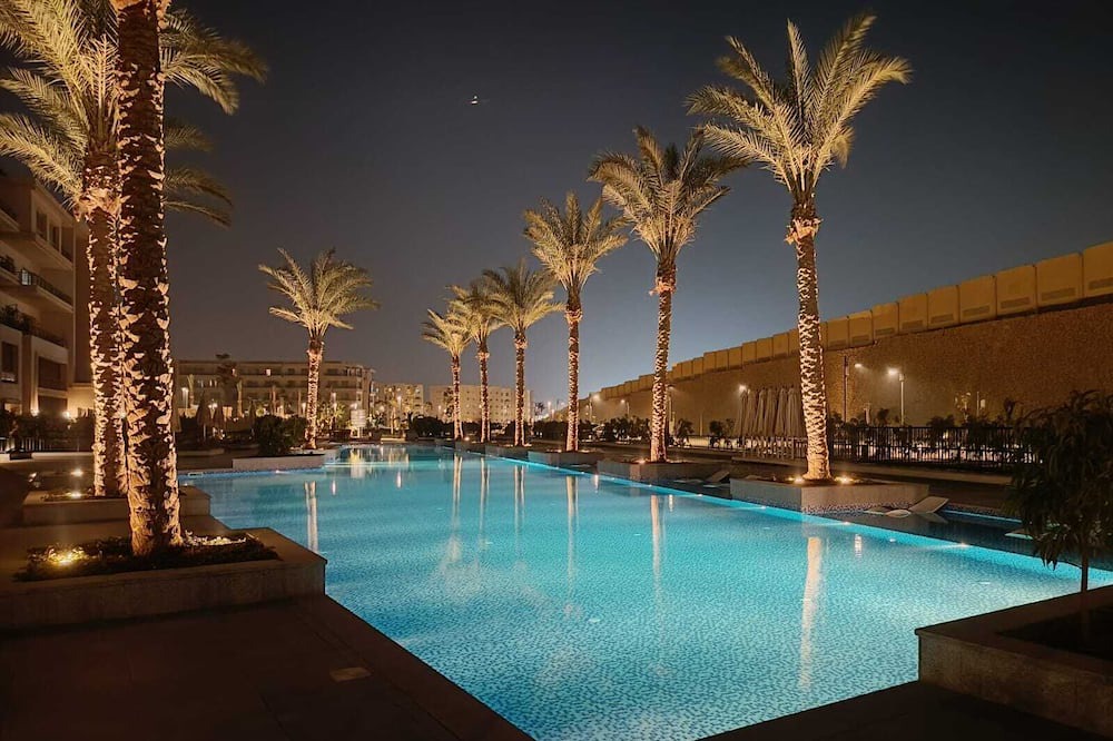 Al-Khalifa Apartment | Carrara White 3BR APT Garden and Pool