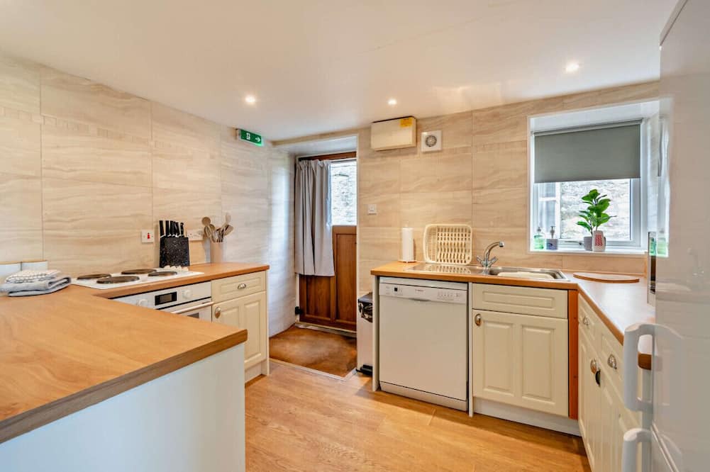 Newton-on-Rawcliffe House | Magpie cottage w pool in North Yorkshire