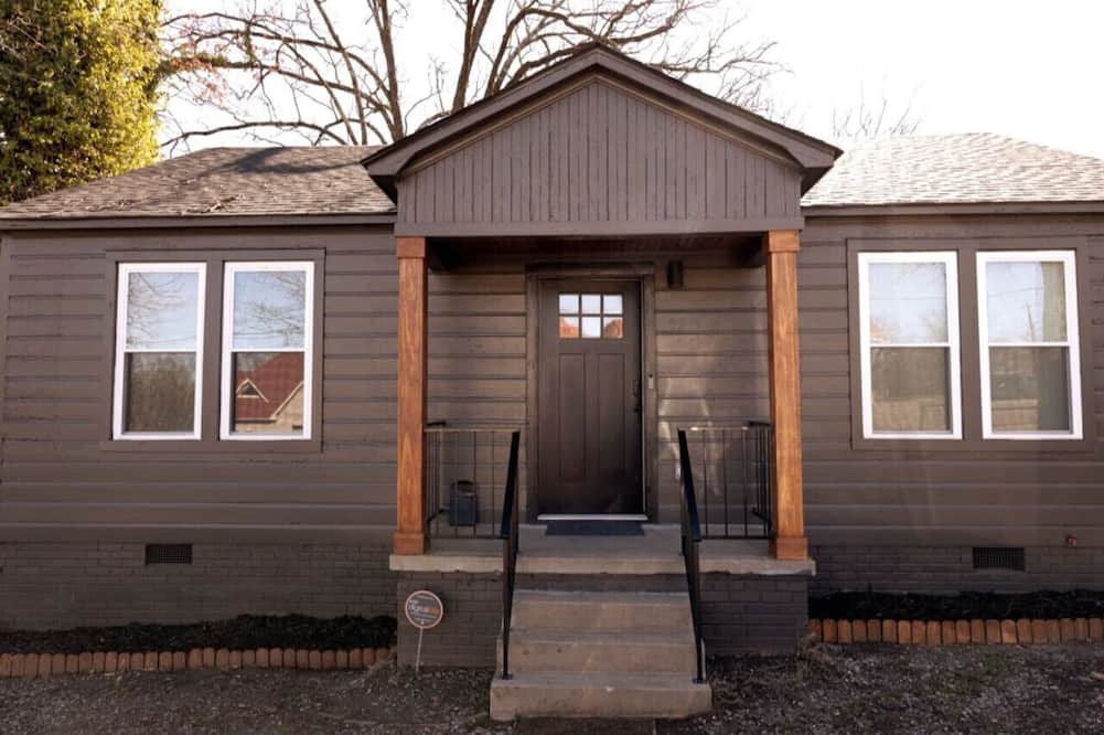 Little Rock House | Urbane Bronze Château