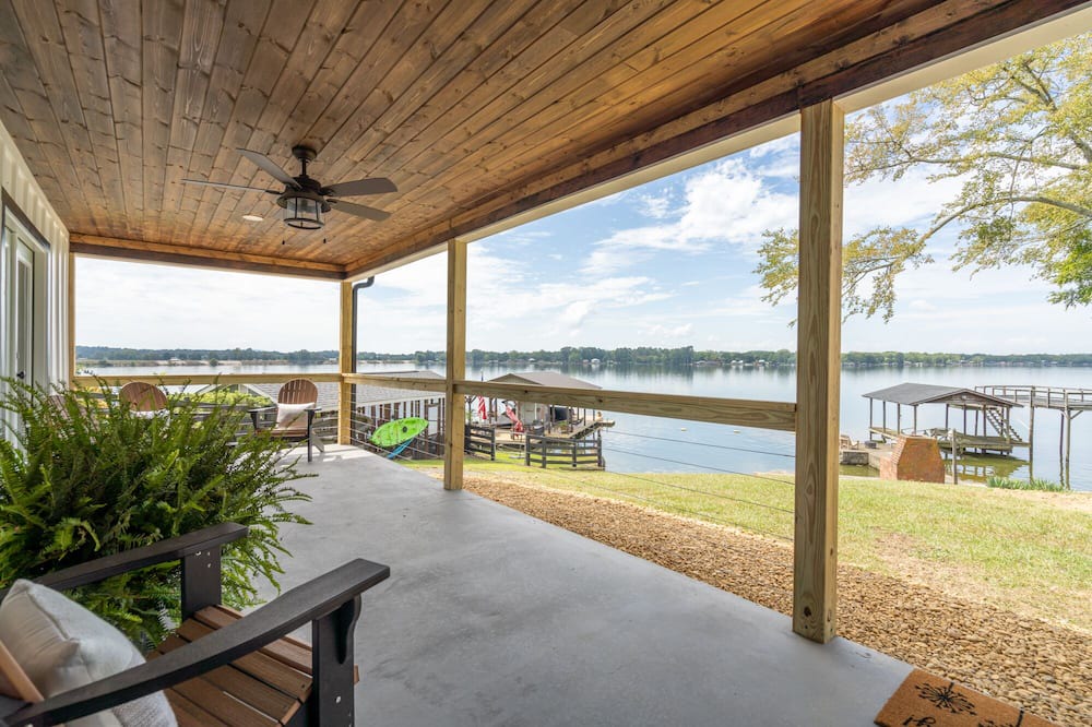 Centre House | Sunset Paradise on Weiss Lake