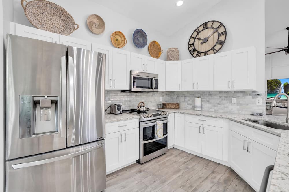 Willoughby Acres House | Enjoy all that Naples has to offer. Convenient access to everything you need.