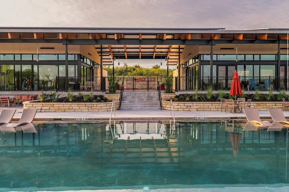 Manor House | Amenities of Austin minutes from Austin Bergstrom!