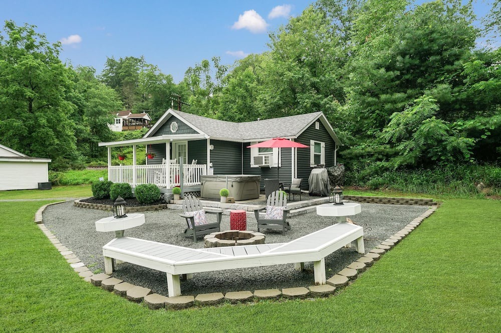 Millrift Cottage | Romantic Cottage for Two in the Pocono's