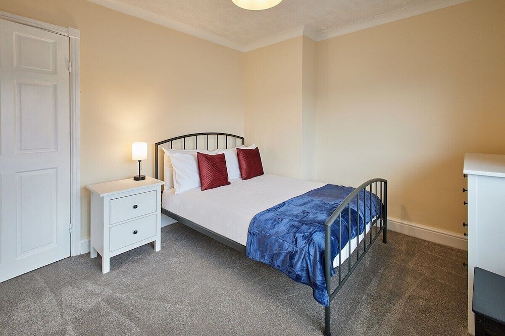 Heworth House | Host & Stay | Fifth Avenue