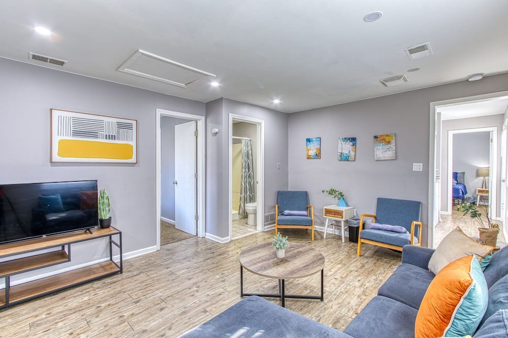 Taylor Apartment | Discover the epitome of comfort in this 4-bedroom, 3-bathroom haven.