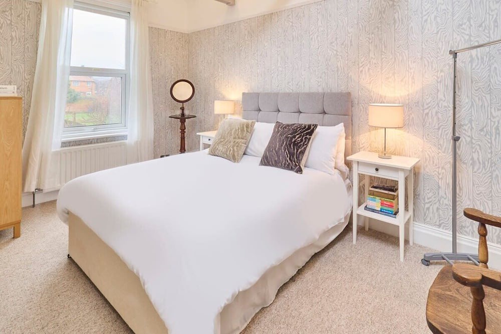 Canterbury Villa | Host & Stay | Roper Villa
