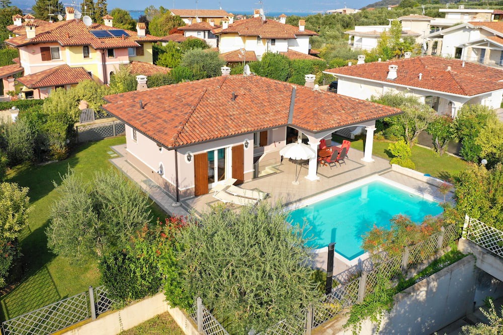 Crociale Villa | Vrbo Property