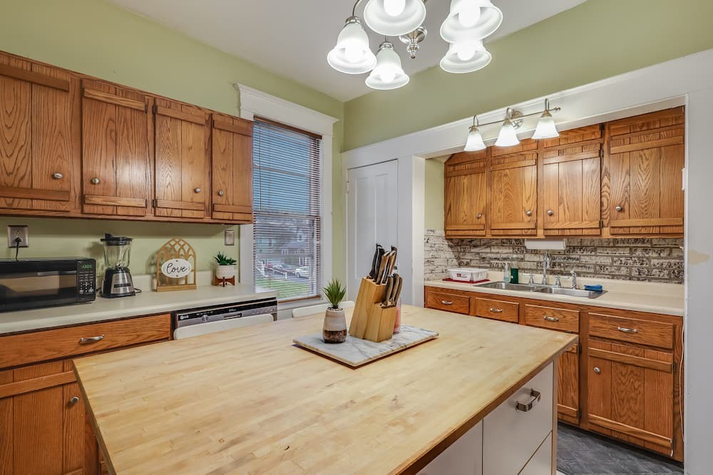 Cumberland House | Your Private Oasis with Stunning Mountain Vistas