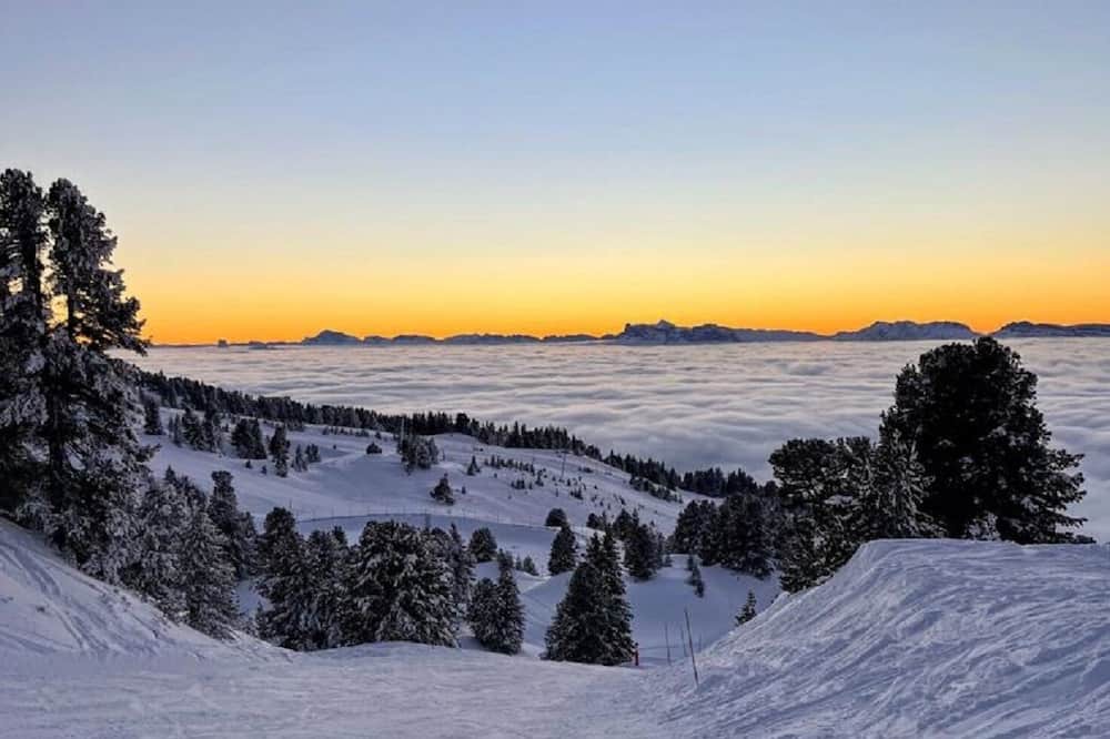 Sechilienne Apartment | Studio Apartment "Spacieux Vue Montagne" with Mountain View, Balcony & Wi-Fi