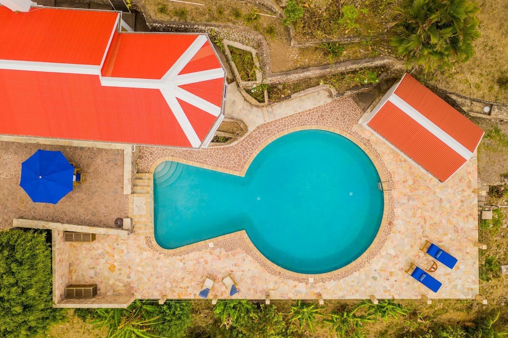 Windward Side Villa | Champagne Cottage - Luxury Private Rental Home