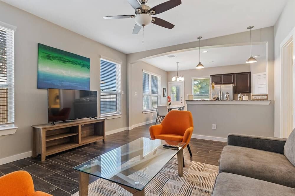 Midlothian House | Midlothian Modern Home